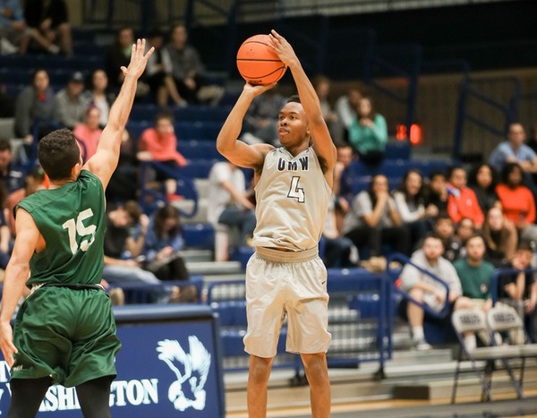 Sophomore A.J. Robinson Hits Game Winning Three in Waning Seconds to Lead UMW Men’s Basketball Past Eastern Mennonite in Season Opener