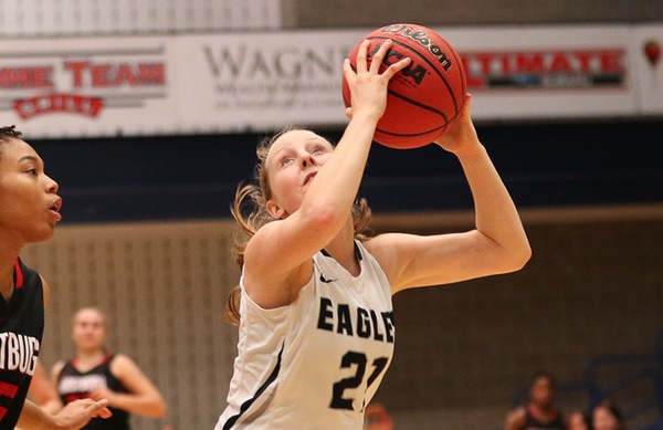 #16 UMW Women's Basketball Erupts in Second Half to Top St. Mary's 57-39; Applebury Becomes Program's All-Time Victory Leader