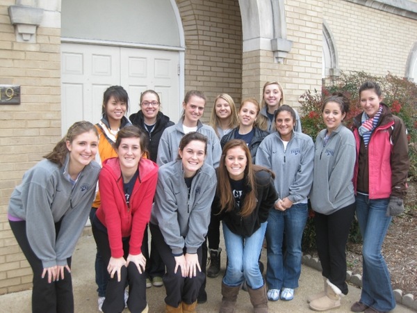 UMW Women's Tennis Volunteers at Micah House for MLK Service Day