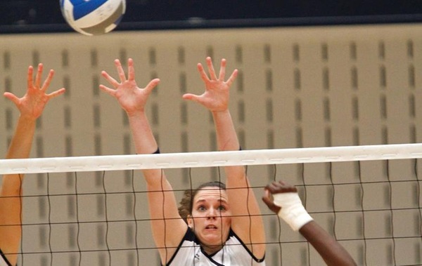 UMW Volleyball Sweeps Frostburg in CAC Tourney First Round